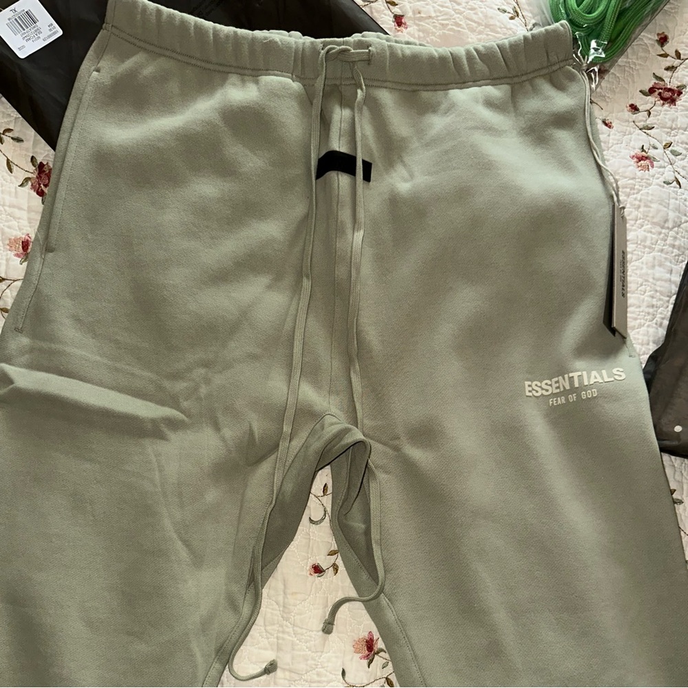 Brand new Fear of God essentials sweats size XL in men